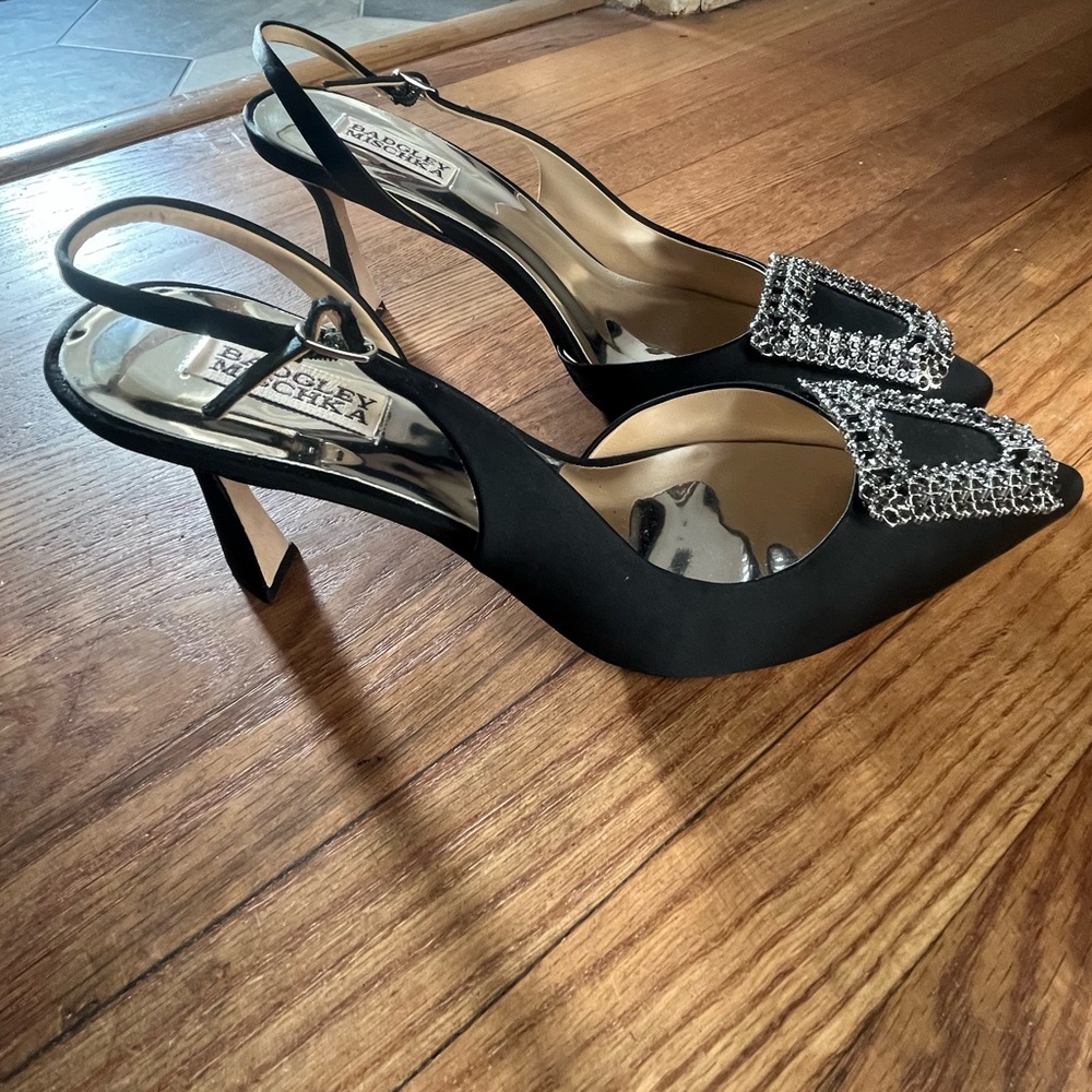Badgley Mischka Black Enida Satin Crystal Buckle Slingback Pumps Size 11 EUC - Picture 2 of 16